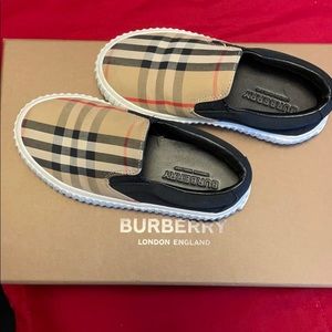 Burberry shoes for children